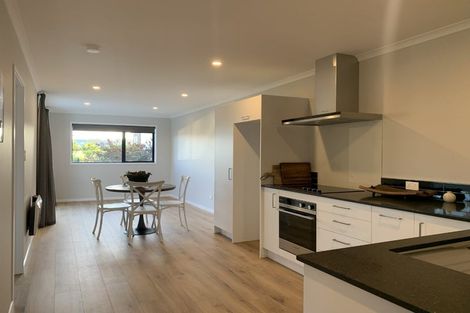 Photo of property in 2 Honowai Street, Kumeu, 0810