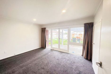 Photo of property in 82 Muir Avenue, Mangere Bridge, Auckland, 2022