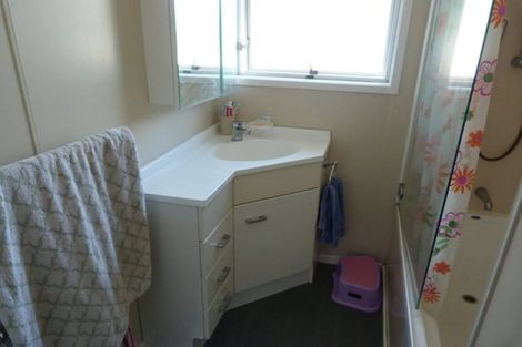 Photo of property in 2/121 Seymour Road, Sunnyvale, Auckland, 0612