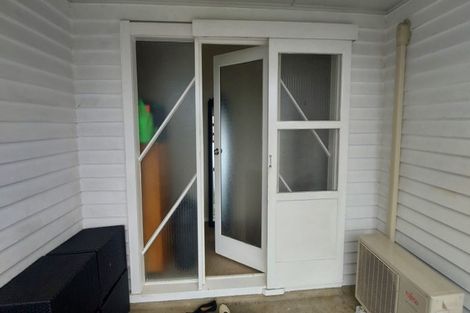 Photo of property in 26 Ray Small Drive, Papakura, 2110