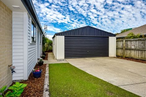 Photo of property in 2/49 Shannon Place, Belfast, Christchurch, 8051