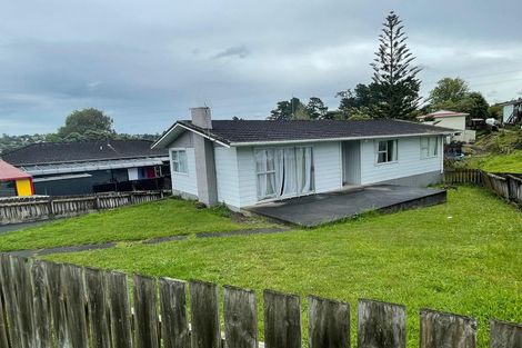 Photo of property in 3 Vina Place, Massey, Auckland, 0614