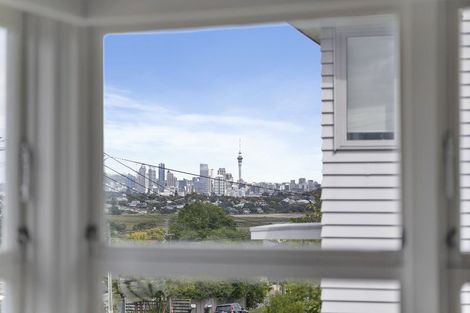 Photo of property in 1/11 Onepoto Road, Hauraki, Auckland, 0622