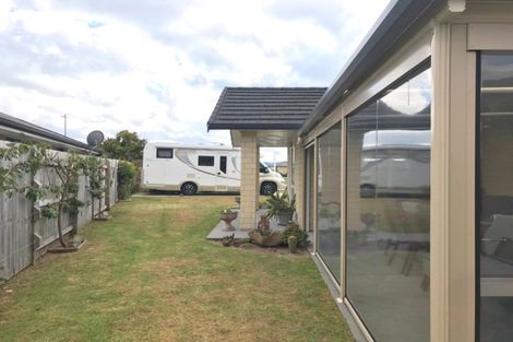 Photo of property in 6 Kowi Lakes Drive, One Tree Point, 0118