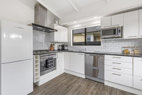 Photo of property in 141b Henderson Valley Road, Henderson, Auckland, 0612