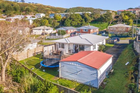 Photo of property in 31 Swansea Street, Cannons Creek, Porirua, 5024