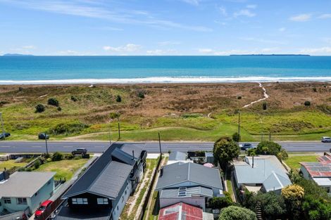 Photo of property in 932a Papamoa Beach Road, Papamoa Beach, Papamoa, 3118