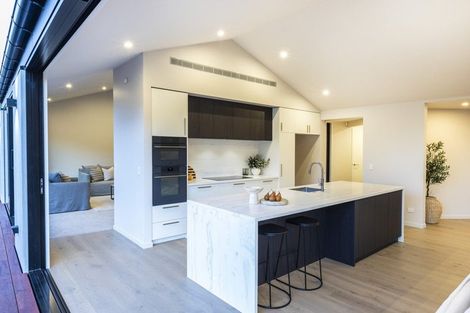 Photo of property in 8 Flowers Lane, Cracroft, Christchurch, 8022