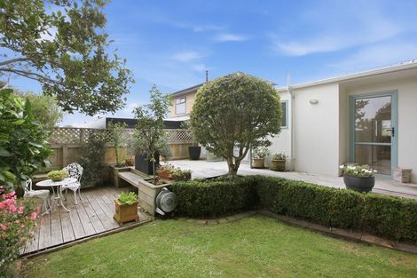 Photo of property in 86a Gover Street, New Plymouth, 4310