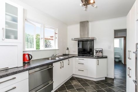 Photo of property in 12 Cron Avenue, Te Atatu South, Auckland, 0610