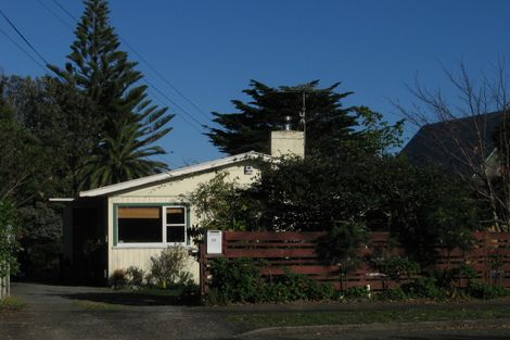 Photo of property in 22 Konini Crescent, Waikanae Beach, Waikanae, 5036