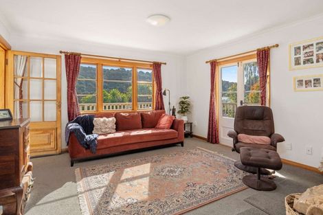 Photo of property in 65 Hampden Street, Picton, 7220