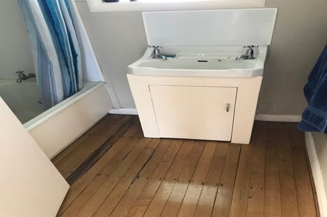 Photo of property in 37 Gibson Road, Dinsdale, Hamilton, 3204