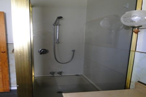 Photo of property in 9 Waiohua Road, Greenlane, Auckland, 1061