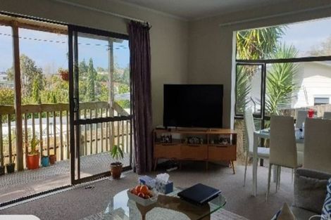 Photo of property in 24 Tamahere Drive, Glenfield, Auckland, 0629