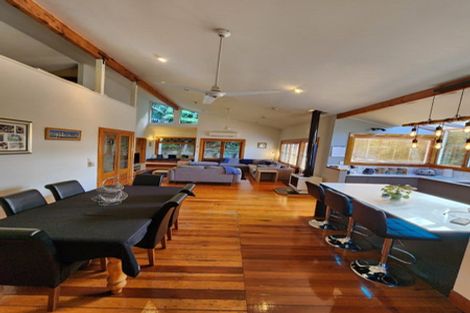 Photo of property in 47 Rimu Road, Oratia, Auckland, 0604