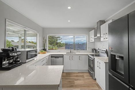 Photo of property in 2/24 Mcquarrie Avenue, Wattle Downs, Auckland, 2103