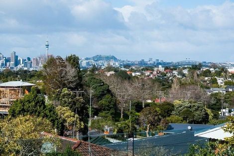 Photo of property in 100a Lake Road, Northcote, Auckland, 0627