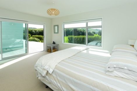 Photo of property in 59 Shoal Beach Road, Aramoana, Omakere, 4271