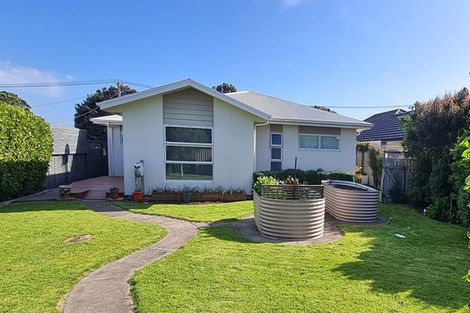 Photo of property in 16 Egmont Street, Patea, 4520
