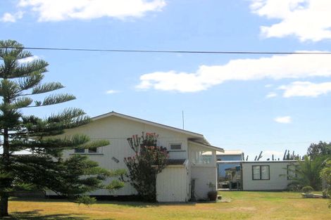 Photo of property in 283 Seaforth Road, Waihi Beach, 3611
