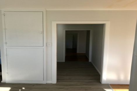 Photo of property in 44 Selwyn Crescent, Forrest Hill, Auckland, 0620