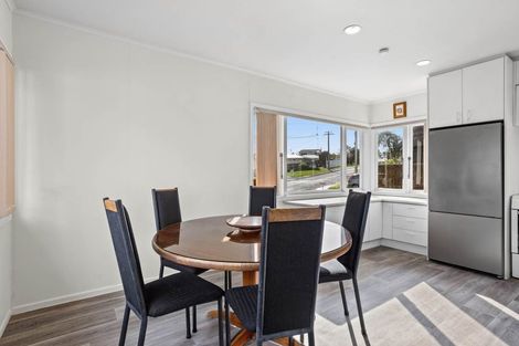 Photo of property in 18 Pax Avenue, Forrest Hill, Auckland, 0620