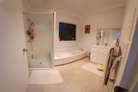 Photo of property in 2/34 Manuroa Road, Takanini, 2112