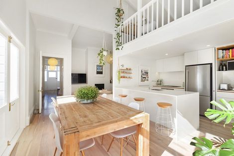 Photo of property in 27 Upper Bourke Street, Kilbirnie, Wellington, 6022