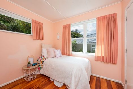 Photo of property in 21 Acheron Road, Paremata, Porirua, 5026