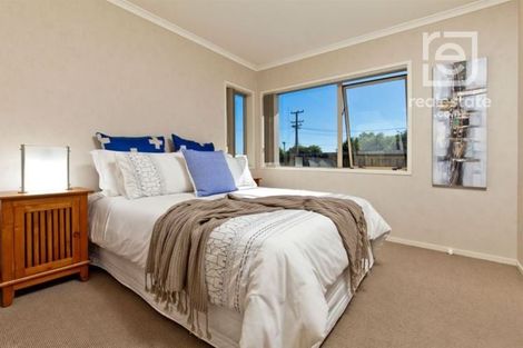 Photo of property in 112a Matipo Road, Te Atatu Peninsula, Auckland, 0610