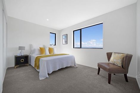 Photo of property in 56b Crestview Rise, Papakura, 2110