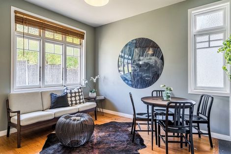 Photo of property in 16 Hinemoa Terrace, Birkenhead, Auckland, 0626