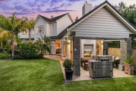 Photo of property in 2 Oscar Road, Greenhithe, Auckland, 0632