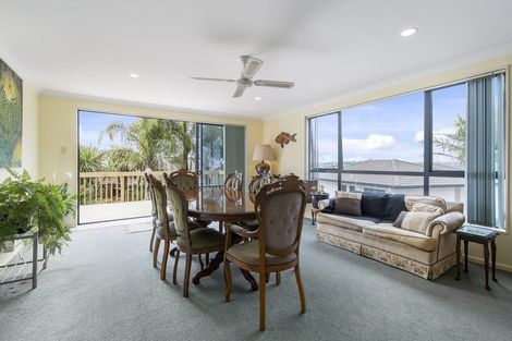 Photo of property in 16 San Lorenzo Rise, Henderson, Auckland, 0612