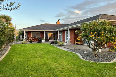 Photo of property in 15 Okarito Avenue, Levin, 5510