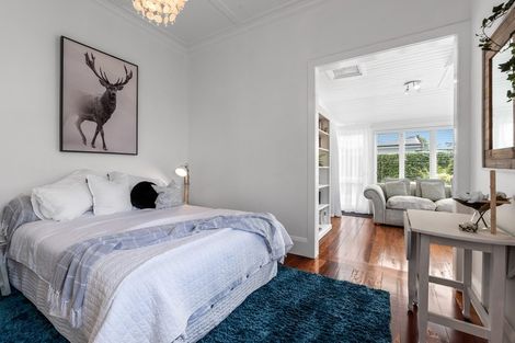 Photo of property in 56 Norwood Road, Bayswater, Auckland, 0622