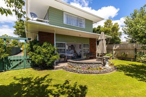 Photo of property in 4 Shortland Street, Lower Vogeltown, New Plymouth, 4310