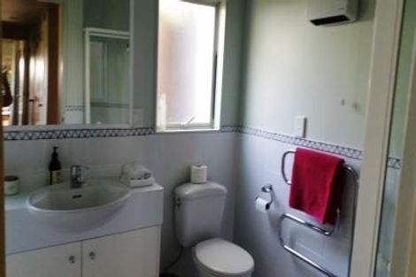 Photo of property in 2/11a Prospect Terrace, Milford, Auckland, 0620