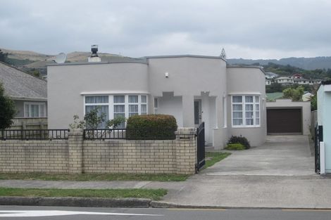 Photo of property in 8 Cambridge Street, Tawa, Wellington, 5028