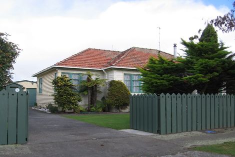 Photo of property in 2 Plymouth Street, Roslyn, Palmerston North, 4414