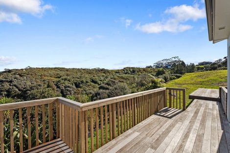 Photo of property in 8 Ridgelea Road, Long Bay, Albany, 0792
