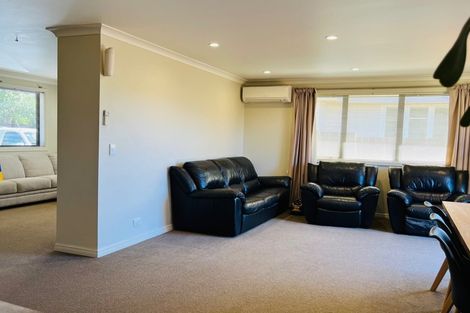 Photo of property in 32 Laurie Avenue, Papakura, 2110