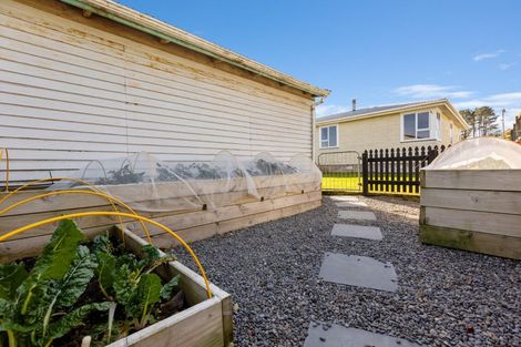 Photo of property in 16 Cumming Street, Okato, 4335