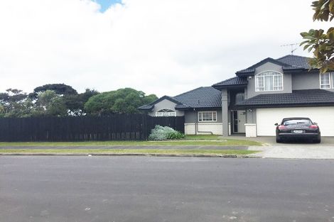 Photo of property in 18 Lorikeet Place, Unsworth Heights, Auckland, 0632