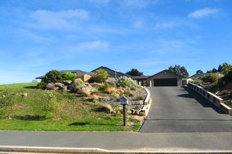 Photo of property in 4 Joshua Place, Helensburgh, Dunedin, 9010