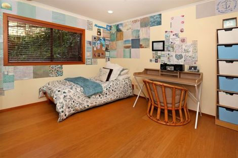 Photo of property in 91 Grassmere Road, Henderson Valley, Auckland, 0612