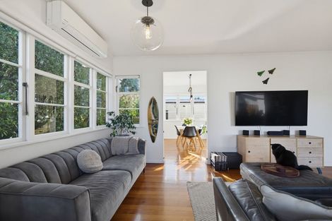 Photo of property in 11 Rutherford Road, Marewa, Napier, 4110