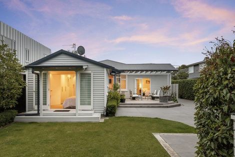 Photo of property in 16 Brenchley Avenue, Strowan, Christchurch, 8052