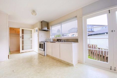 Photo of property in 3 Mowbray Place, Sunnynook, Auckland, 0620